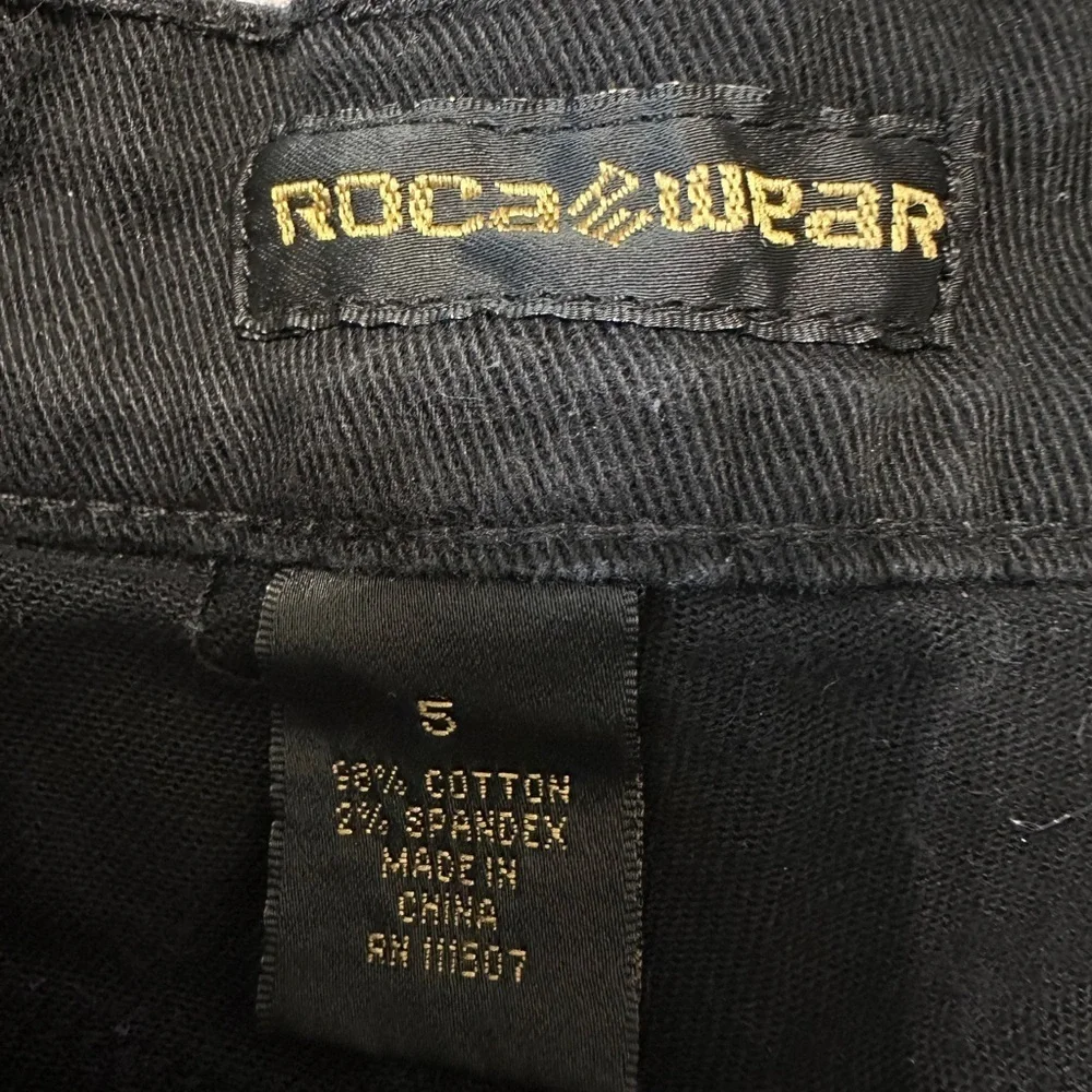 🛍️ Roca & Wear 98% Cotton & 2% Spandex black jean Capri size 5 great condition